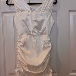 Chic Strapless White Satin Dress